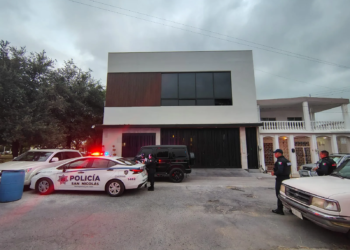 Roban casa de Karely Ruiz; delincuentes golpean a su esposo frente a su familia