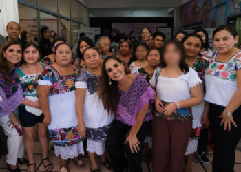 Lanzan “Hilos que Transforman” para impulsar a más de 10 mil bordadoras mayas en Quintana Roo 3 Lanzan “Hilos que Transforman” para impulsar a más de 10 mil bordadoras mayas en Quintana Roo