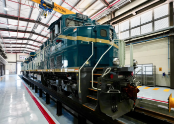 Tren Maya de carga: las 12 locomotoras que transformarán el sureste ya están en Quintana Roo 3 locomotoras
