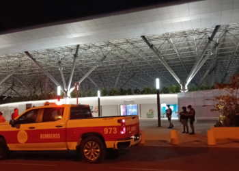 Tren Maya se detiene antes de llegar a #Cancún; realizan transbordo de pasajeros