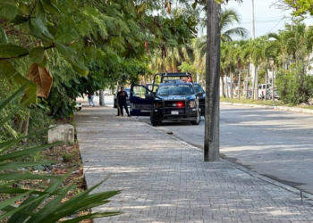Hallan cuerpo envuelto en una cobija cerca del deportivo Candelario Lira en #Cancún 5 Hallan cuerpo envuelto en una cobija cerca del deportivo Candelario Lira en #Cancún