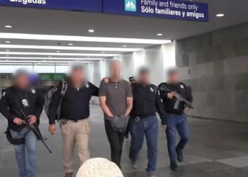 Trasladan a Cancún a presunto feminicida de Lizbeth Bustos; quedó a disposición de la Fiscalía 2 Trasladan a Cancún a presunto feminicida de Lizbeth Bustos; quedó a disposición de la Fiscalía