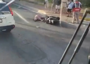 Motociclista sufre grave accidente en la Zona Hotelera