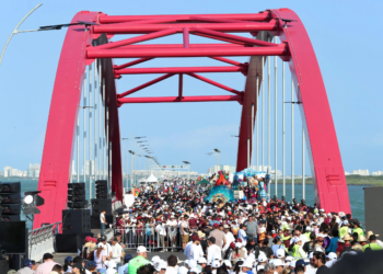PuenteAndo en Cancún: El Puente Nichupté se convierte en paseo peatonal dominical 1 PuenteAndo en Cancún: El Puente Nichupté se convierte en paseo peatonal dominical