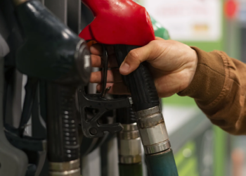 Especialistas detectan un faltante de 138 mil barriles diarios en los registros de Pemex 4 Especialistas detectan un faltante de 138 mil barriles diarios en los registros de Pemex