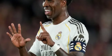 Vinicius Jr. renueva con el Real Madrid hasta 2032