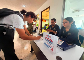 Jóvenes de Quintana Roo atrapados en la trampa del empleo: trabajan más, estudian menos y ganan mal