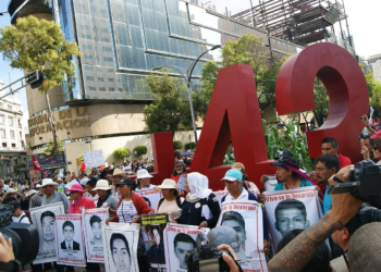 Ayotzinapa da un nuevo giro: más de 20 bolsas con restos y un crematorio bajo investigación