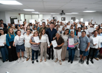 Deudores por 30 años quedan en cero: 100 familias de QRoo reciben la cancelación de su hipoteca