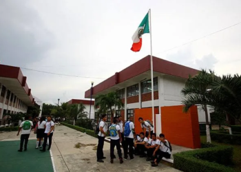 Hallan a estudiante drogada en la 237; denuncian tardanza del GEAVIG