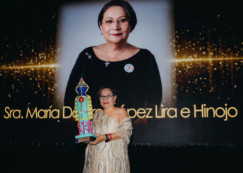 Dolores López Lira recibe reconocimiento por liderazgo empresarial y compromiso social 3 Dolores López Lira recibe reconocimiento por liderazgo empresarial y compromiso social
