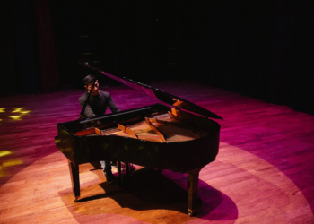 Conoce a Amir Akil pianista quintanarroense en el Teatro de la Ciudad de Playa del Carmen