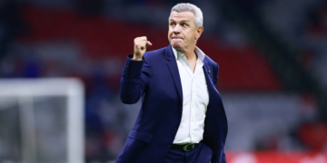 ¿Javier Aguirre se irá a España?