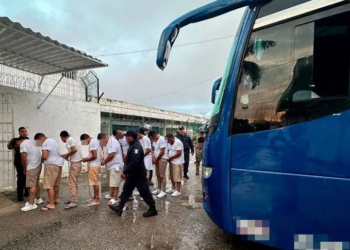 Trasladan a 146 internos de Cancún al penal de Chetumal 3 Trasladan a 146 internos de Cancún al penal de Chetumal
