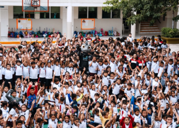 Tolo cambia la cancha por las aulas y conquista el Colegio Boston