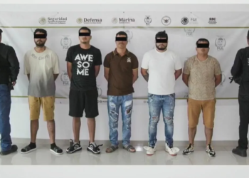 Cae presunta célula de “gota a gota” en Cancún: aseguran 24 armas y equipo táctico 5 Cae presunta célula de “gota a gota” en Cancún: aseguran 24 armas y equipo táctico