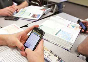 Playa del Carmen arranca veto al celular en escuelas el 3 de noviembre 4 Playa del Carmen arranca veto al celular en escuelas el 3 de noviembre