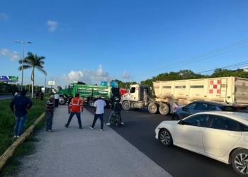 Bloqueo en la 307 paraliza Cancún; vuelos perdidos y caos aéreo 3 Bloqueo en la 307 paraliza Cancún; vuelos perdidos y caos aéreo