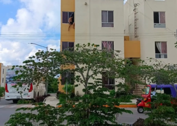 Presuntamente intentó escapar por una ventana y cayó de un tercer piso