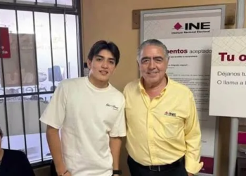 El INE presume a "Morita" por tramitar credencial de elector